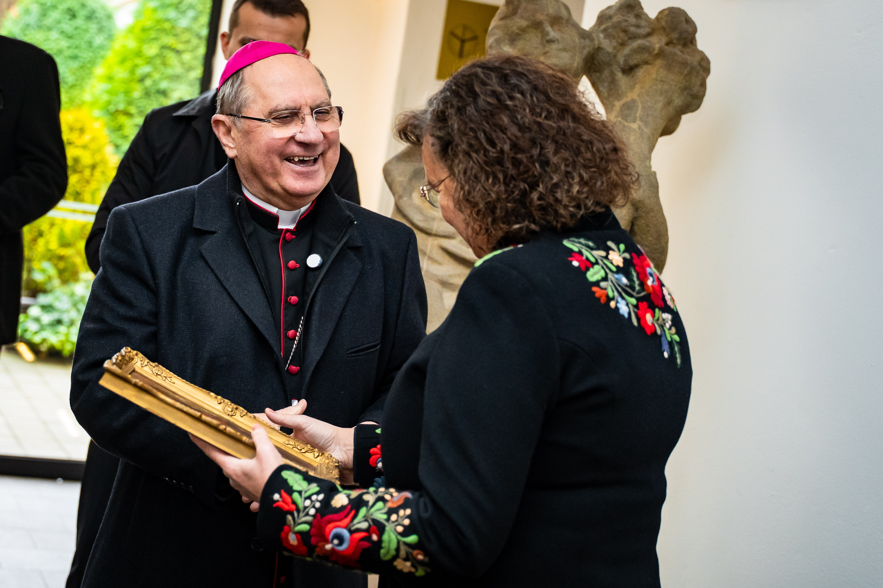 Slavnostne odhalenie pamatnej tabule na pocest kosickeho biskupa Augustina Fischer-Colbrieho-30
